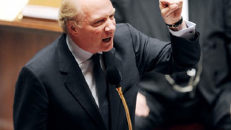 فرنسا تعلن تشديد إجراءات منح تأشيرات دخول أراضيها