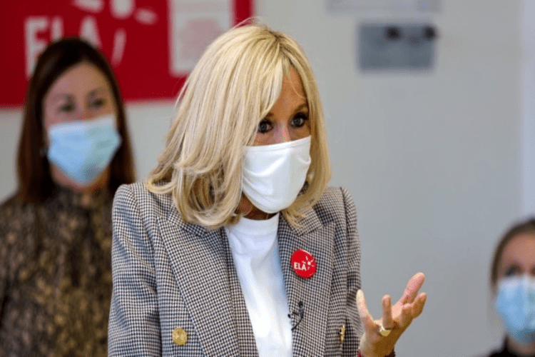 La Première dame de France est cas contact et se met à l’isolement