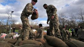 بريطانيا تعتزم حماية جنودها في الخارج من الملاحقات القضائية