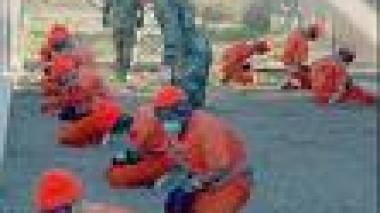 Les premiers détenus à agir  à Guantanamo sont des algériens