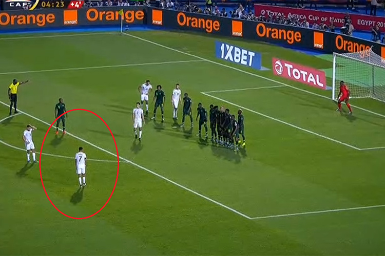 Neuf avions militaires pour transporter les supporters au Caire