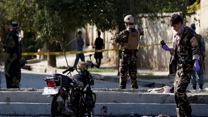 مقتل 10 جنود في تفجير استهدف مسجدا في أفغانستان