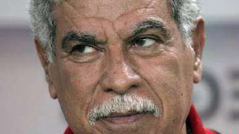 شحاتة وزاهر في ورطة قبل مواجهة الخضر