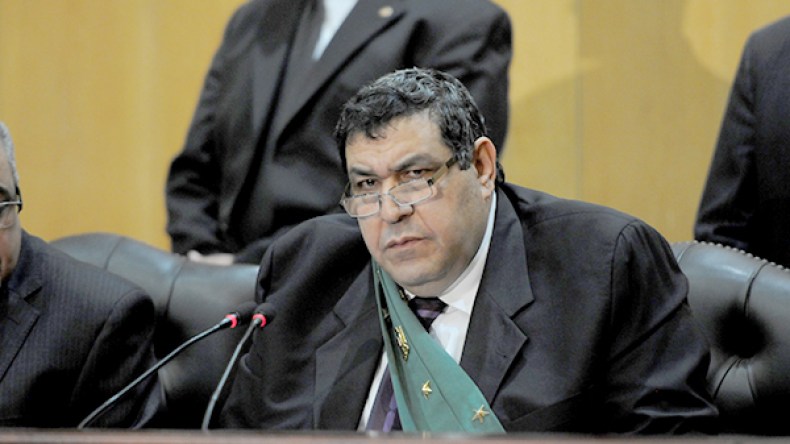 قاضي محاكمة مرسي ينجو من الموت في حادث سير