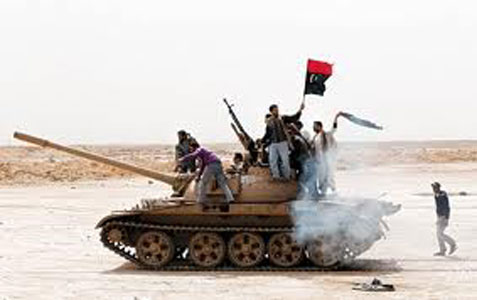 Tripoli presque acquise aux rebelles, Kadhafi introuvable