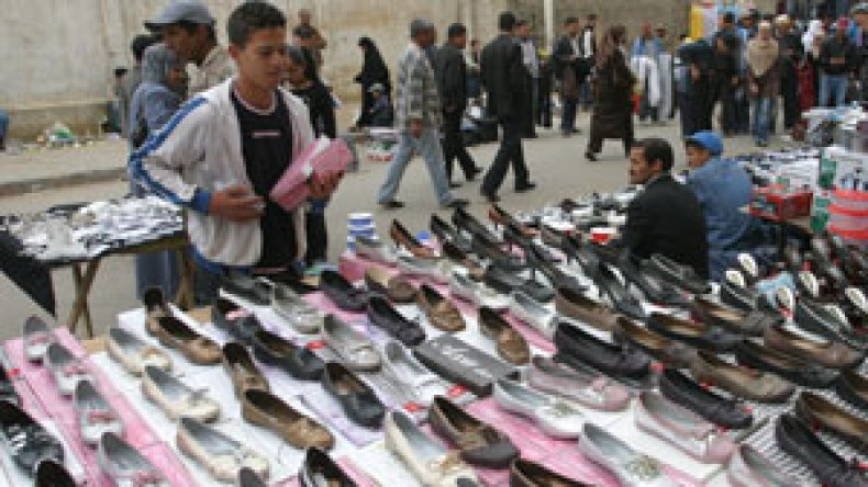 مستوردون أغرقوا السوق الجزائرية بأحذية مسببة للسرطان