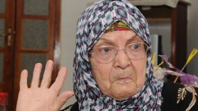 شريفة‭ ‬القبائلية‭ ‬تشترط‭ ‬شطب‭ ‬اسم‭ ‬الفنانة‭ ‬حسيبة‭ ‬عمروش