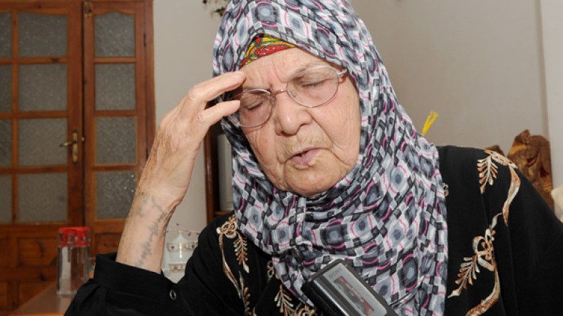 حضور شعبي كبير لتشييع “النا شريفة” إلى مثواها الأخير