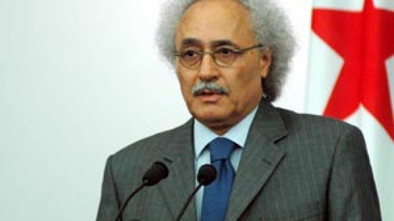 بوتفليقة مستعد لتعديل قوانين البلدية والولاية