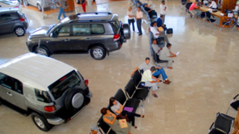 الوكلاء يطالبون الحكومة بإشراكهم في مفاوضات مشروع تركيب السيارات