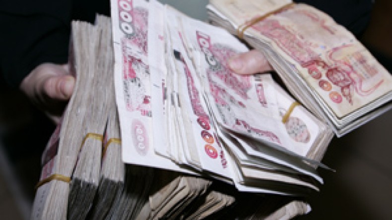 “شبكات  دولية  تخترق  الحدود  لترويج  أوراق  نقدية  مزورة “