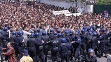 Hundreds of students protest in Algiers