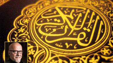 World Novelist Paulo Coelho Extols the Holy Quran