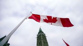 كندا تريد استقبال 300 ألف مهاجر في 2017