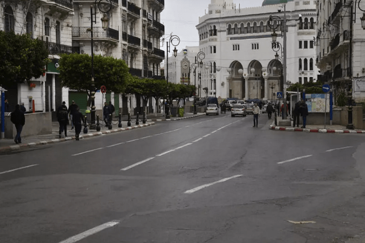Activistes et journalistes appellent le Président à décréter l’état d’urgence sanitaire