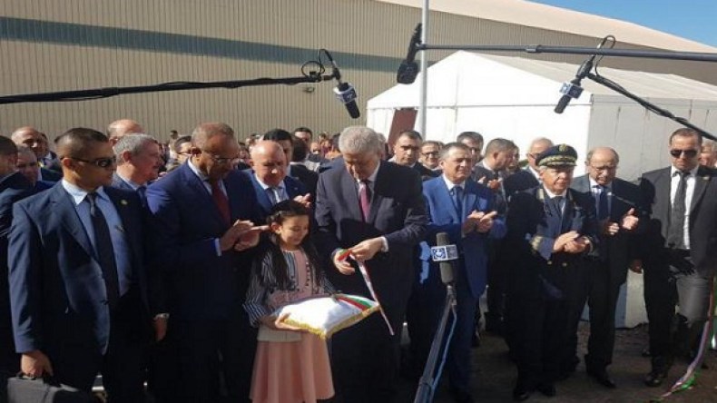 سلال: أعطينا تعليمات لمكافحة المضاربة بمادة الإسمنت