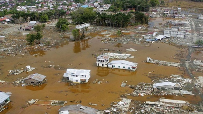 زلزال بقوة 7.9 درجات يضرب غرب إندونيسيا