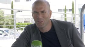 أبي هاجر إلى فرنسا حافي القدمين.. وانبهرت كثيرا حين زرت الجزائر