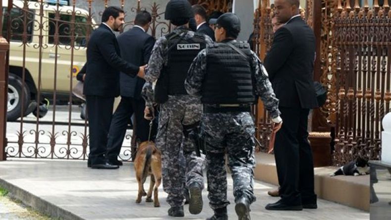 انفجارات قرب البرلمان الفنزويلي