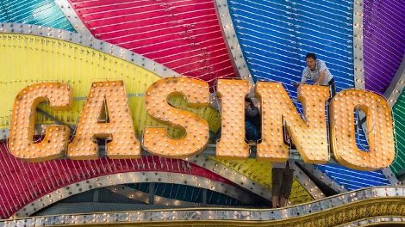 ماكاو الصينية تتخطى لاس فيغاس كعاصمة للقمار بالعالم