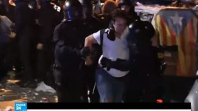 متظاهرون في كاتالونيا يعتبرون الشرطة الإسبانية قوات احتلال