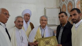 التكريم في الزوايا لا يكون إلا للعلماء!