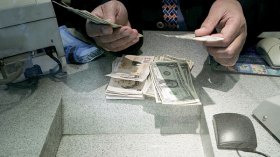 طوابير مكتظة داخل البنوك من أجل 115 أورو؟!