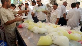 طوابير على اللحوم .. الشاربات وقلب اللوز بسبب “اللهفة”