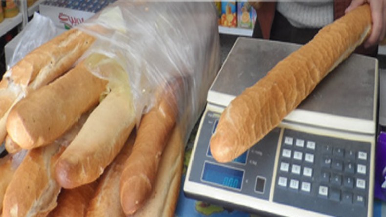 ما رأيك في الجدل حول سعر الخبز؟