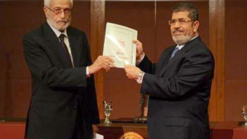 هل سيُنهي الإستفتاء على الدستور الأزمة السياسية في مصر؟