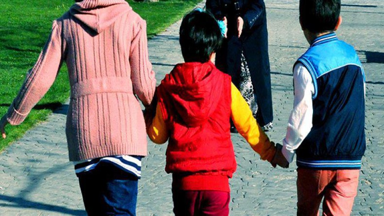 السلطات الألمانية تسحب 84 ألف طفل غالبيتهم أتراك من أسرهم