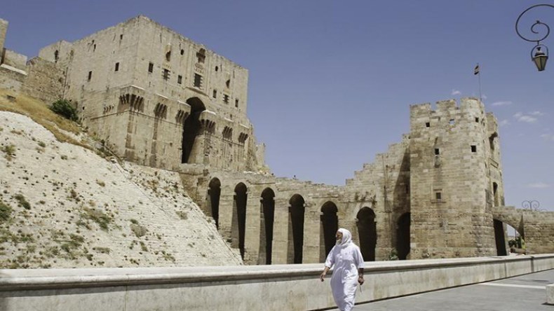 انهيار جانب من سور قلعة حلب جراء تفجير النظام أحد الأنفاق