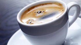سويدي يقدم لسارق منزله القهوة في انتظار وصول الشرطة