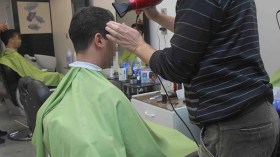حمى رفع الأسعار ينتقل إلى الحلاقين.. المصورين والحمامات!