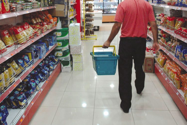 Covid-19: port du masque obligatoire dans les commerces à Alger