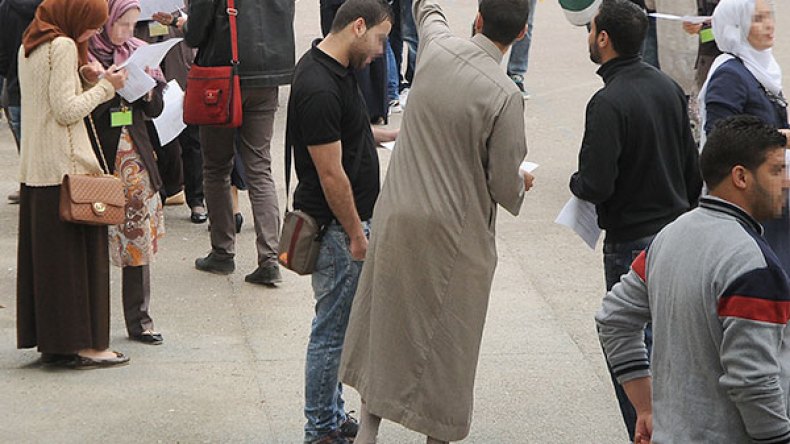 منع المعلمين من ارتداء اللباس “السلفي” داخل المدارس!