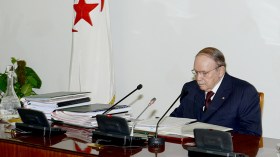 بوتفليقة يوقع 5 مراسيم رئاسية