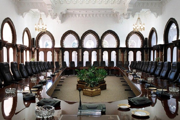 President Bouteflika conducts Government reshuffle marked by departure of nine Ministers