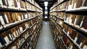 مكتبة أمريكية تسجن شاباً لتأخره في تسليم كتاب مستعار