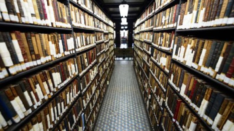 مكتبة أمريكية تسجن شاباً لتأخره في تسليم كتاب مستعار