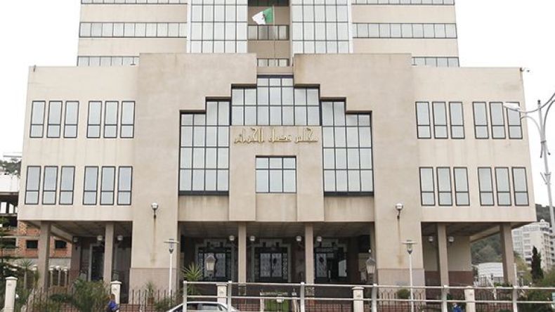 24 متهما في قضية “المجاهدين المزيّفين” أمام العدالة