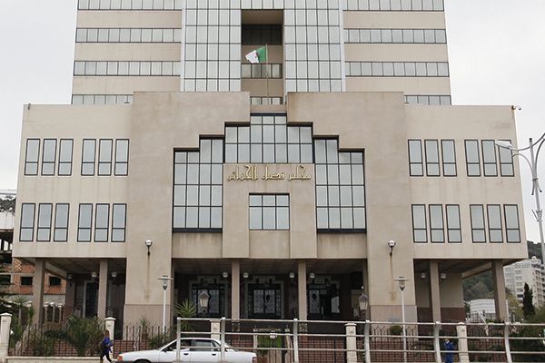 Sonatrach trial: 100,000 euros to have fun in the snow for a week