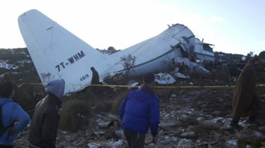 Le seul rescapé du crash de l’avion militaire sort du danger