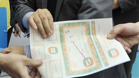 جزائريون يقرضون البنوك 2000 مليار خلال أسبوع