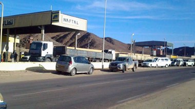 Scarcity of fuel continues in many cities