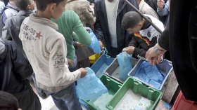 “تذكرة” وحجز مسبق للحصول على كيس حليب