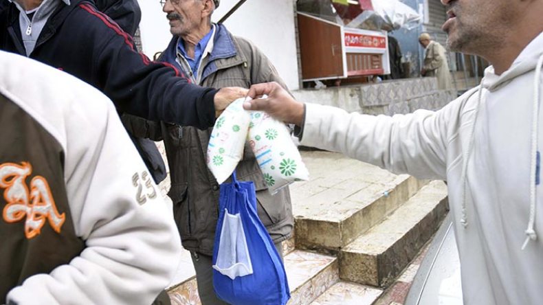 ندرة الحليب تعذب “الزوالية” في عزّ الصيف بالعاصمة