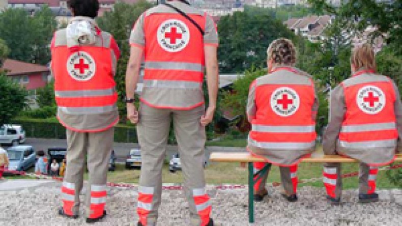 75 عائلة جزائرية تستنجد  بالصليب الأحمر الاسباني لطلب اللجوء السياسي