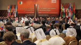 إيران ترفض عرضا سعوديا لتجميد إنتاج النفط والجزائر تتوسط