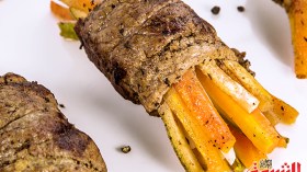 شرائح اللحم ملفوفة بالخضار